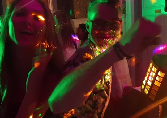 Party Stockholm - Hyr DJ & Musiker