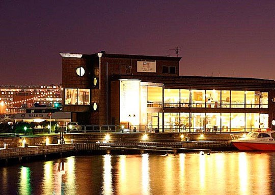 River Restaurant On The Pier